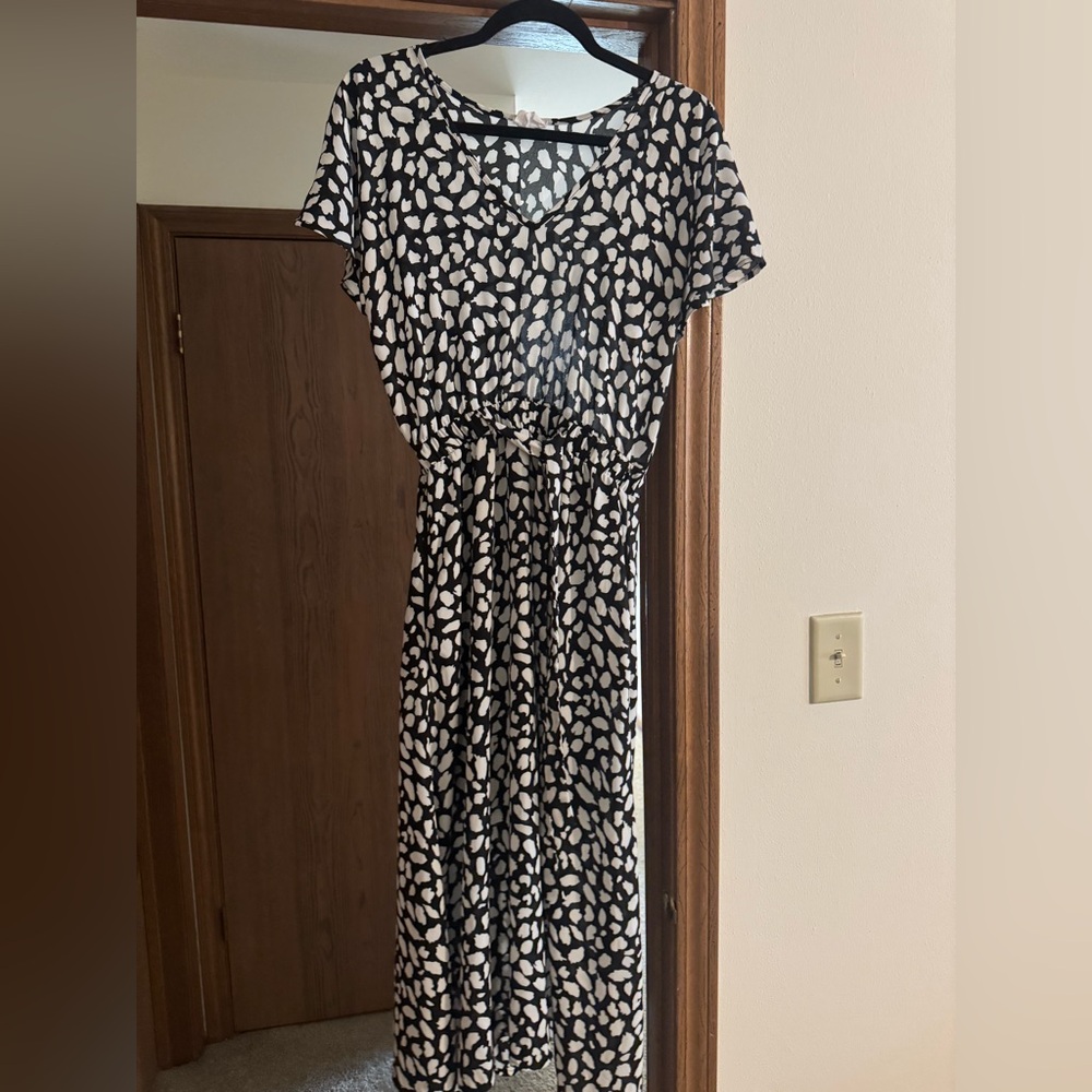 Black and White Maxi Dress Short Sleeves